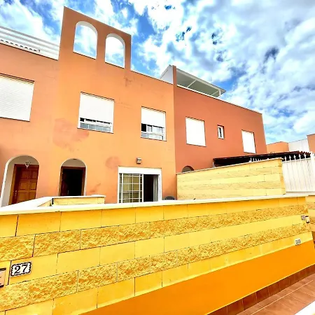 Habitacion Con Wifi En Casa Privada Con Bano Compartida, Netflix, Tenerife Sur *
